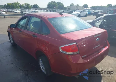 2011 Ford Focus Se z USA, uszkodzony, nr VIN 1FAHP3FN8BW101747